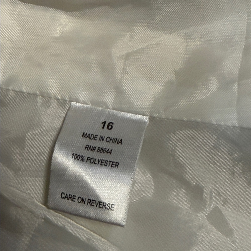EMILY 
Chic Cream Women's Blazer - Picture 4 of 8